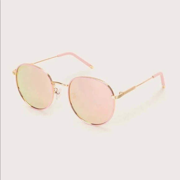 Sunglasses with case - Picture 4 of 9